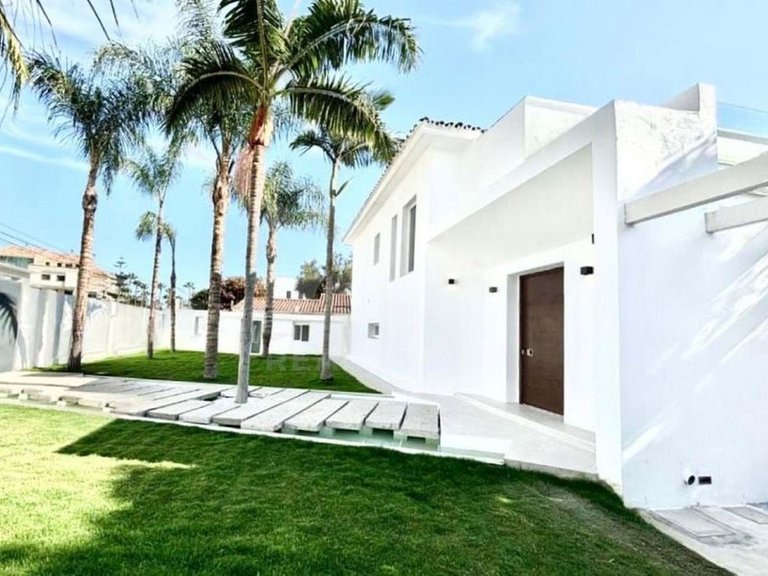 Villa for Sale in Marbella, Malaga 5