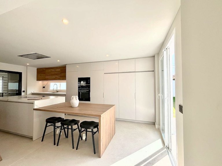 Villa for Sale in Marbella, Malaga 8