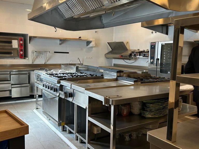 Commercial for Sale in El Paraiso, Malaga 24