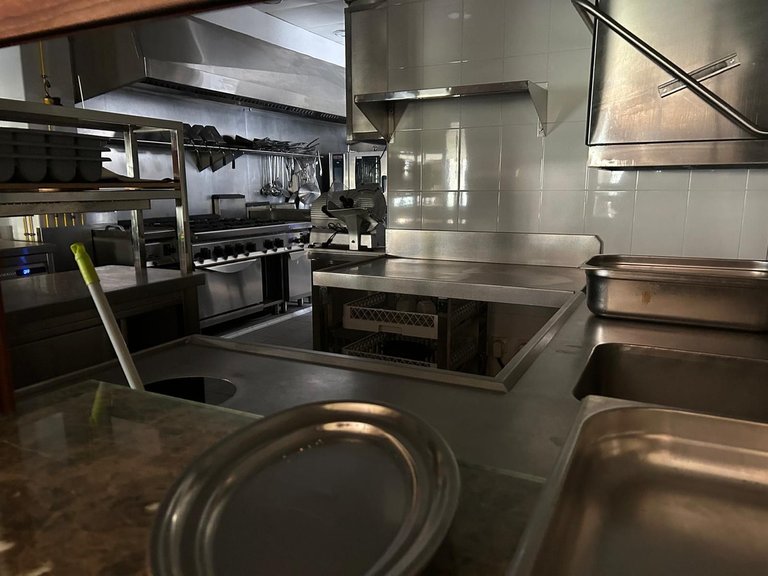 Commercial for Sale in El Paraiso, Malaga 28