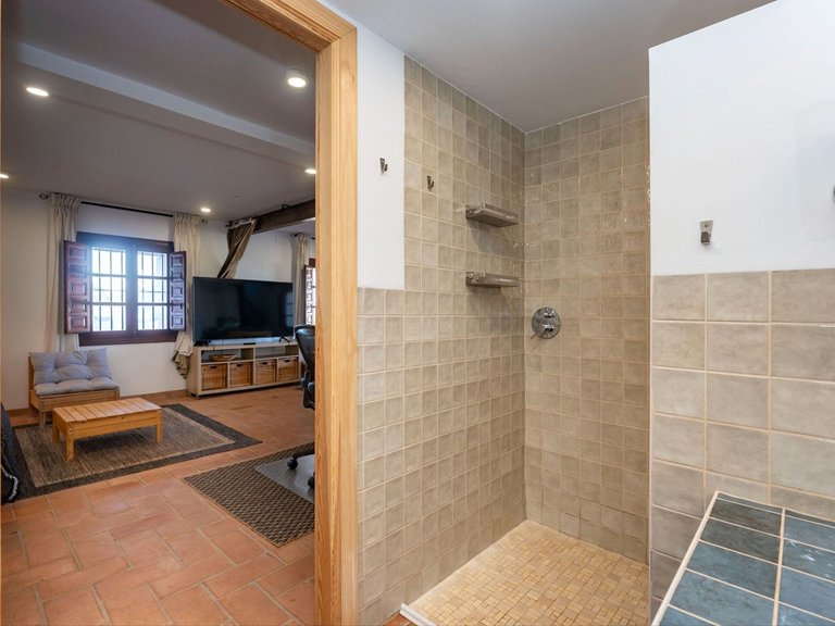 Villa for Sale in Alhaurín El Grande, Malaga 32