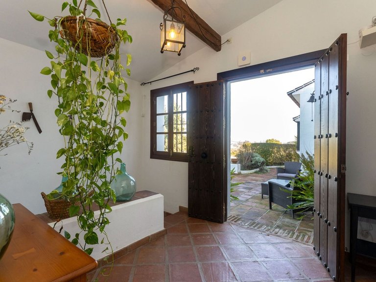Villa for Sale in Alhaurín El Grande, Malaga 4