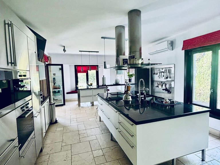Villa for Sale in San Roque Club, Cadiz 3