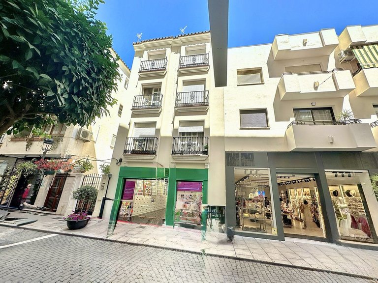 Apartment for Sale in Estepona, Malaga 1