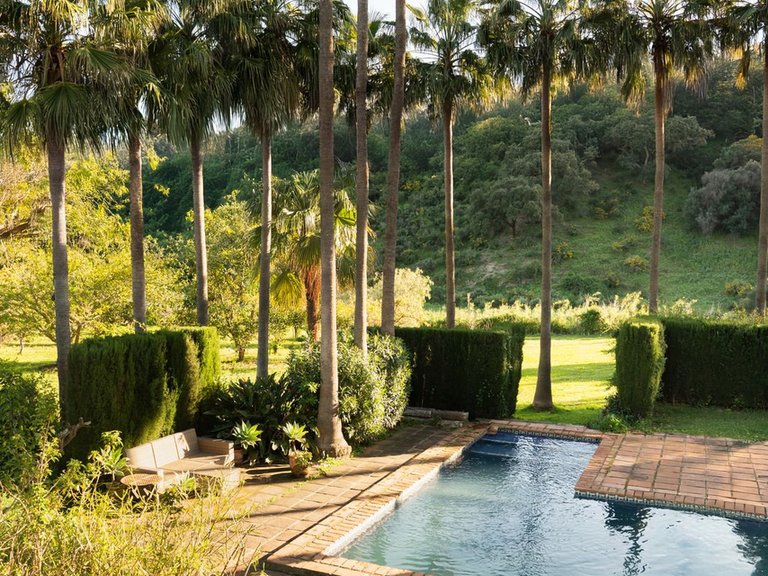 Villa for Sale in Estepona, Malaga 1