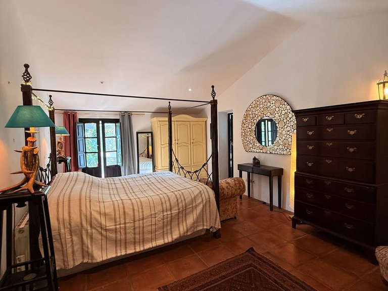Villa for Sale in Estepona, Malaga 25