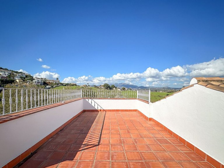 Villa for Sale in Cerros Del Aguila, Malaga 19