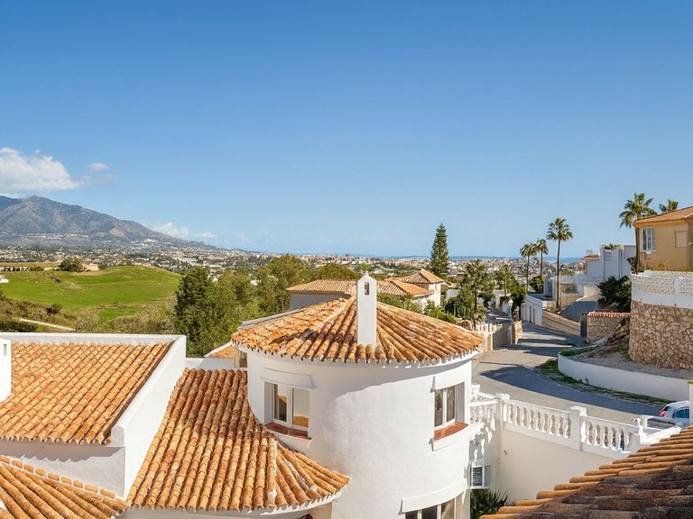 Villa for Sale in Cerros Del Aguila, Malaga 20