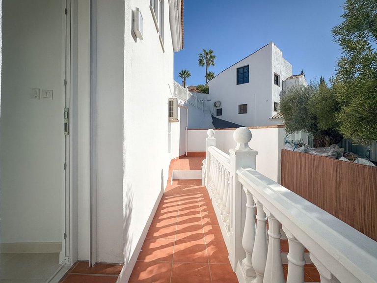 Villa for Sale in Cerros Del Aguila, Malaga 40