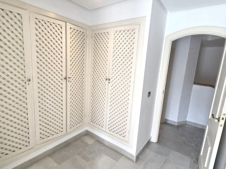 Villa for Sale in Marbella, Malaga 10
