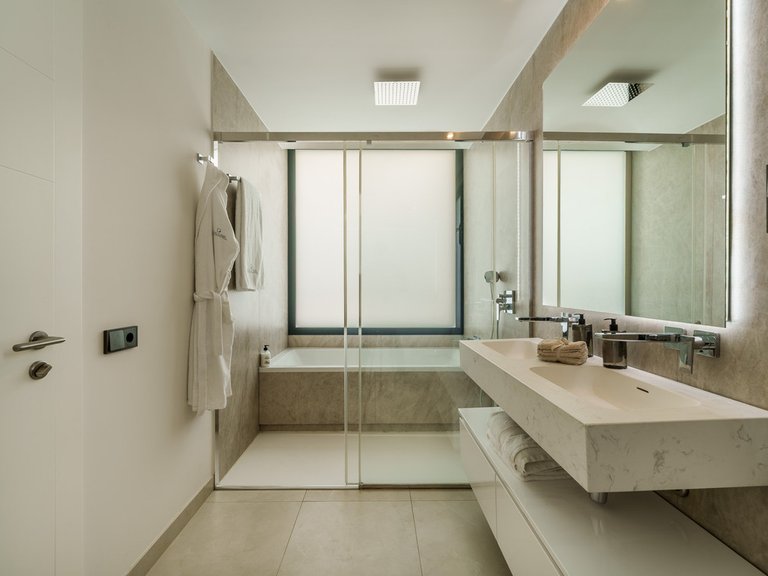 Villa for Sale in Puerto Banús, Malaga 18