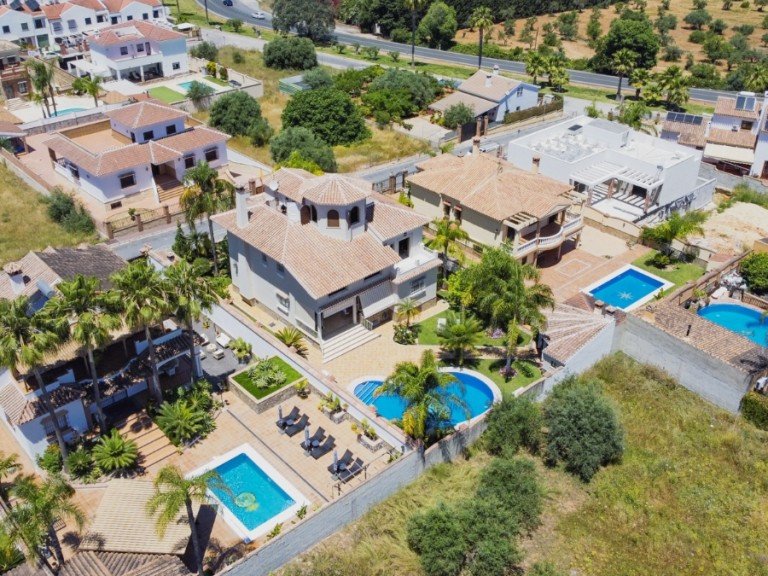 Villa for Sale in Alhaurín El Grande, Malaga 2