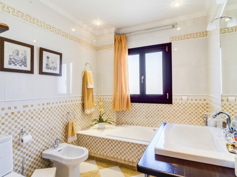 Villa for Sale in Alhaurín El Grande, Malaga 30