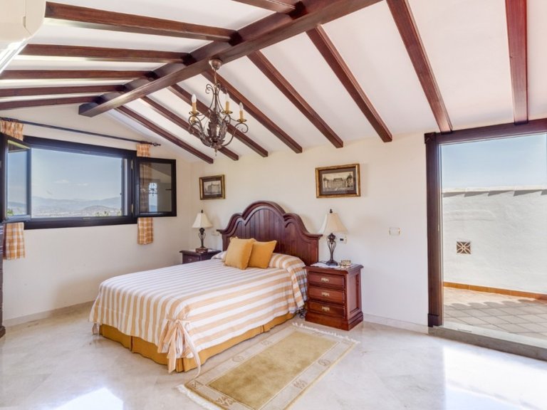 Villa for Sale in Alhaurín El Grande, Malaga 38