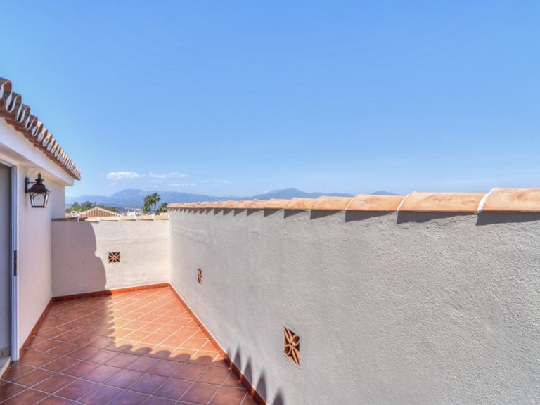 Villa for Sale in Alhaurín El Grande, Malaga 41
