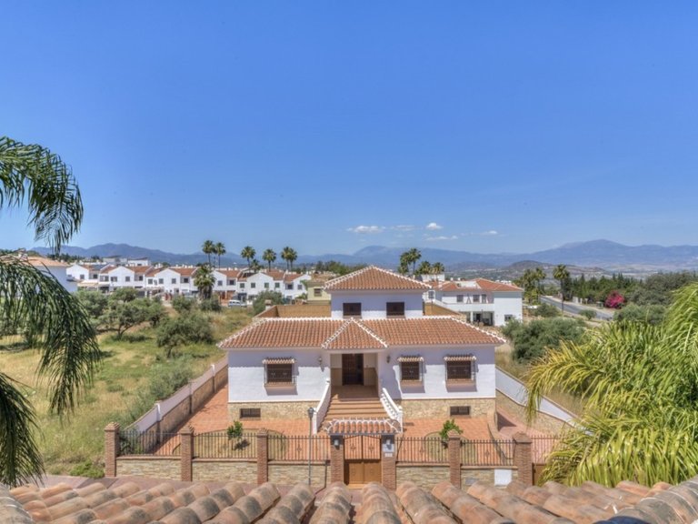 Villa for Sale in Alhaurín El Grande, Malaga 42