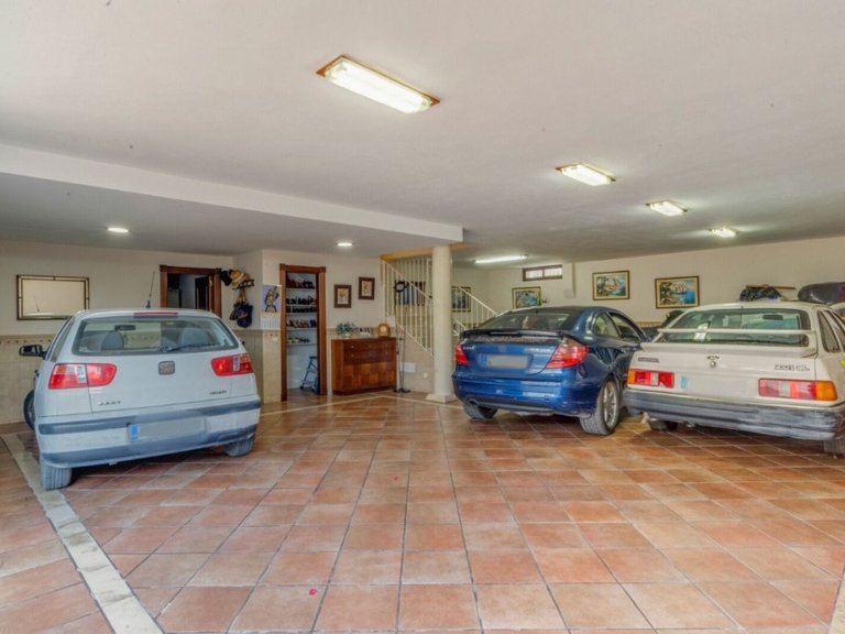 Villa for Sale in Alhaurín El Grande, Malaga 43