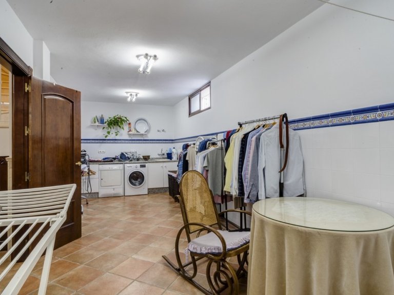 Villa for Sale in Alhaurín El Grande, Malaga 46