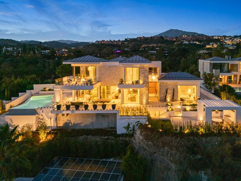 Villa for Sale in Benahavís, Malaga 2