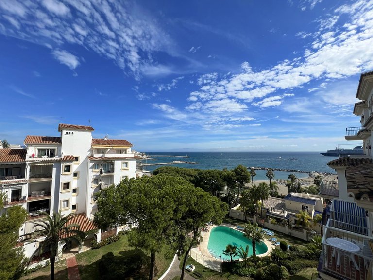 Apartment for Sale in Puerto Banús, Malaga 2