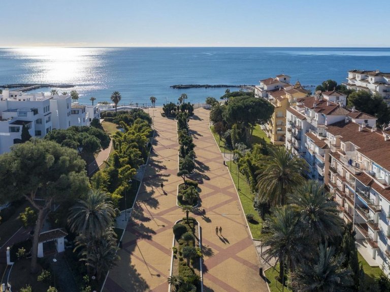 Apartment for Sale in Puerto Banús, Malaga 26