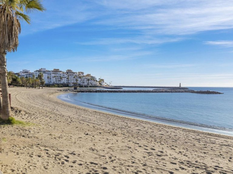 Apartment for Sale in Puerto Banús, Malaga 28