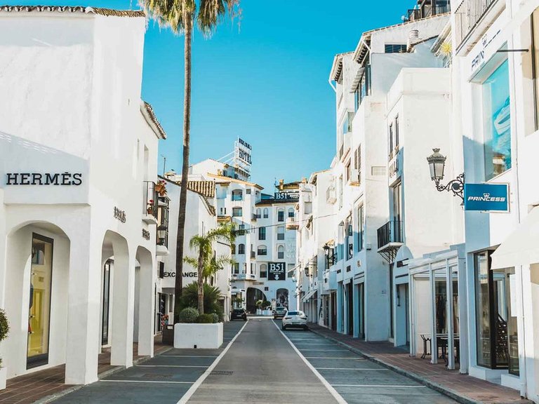 Apartment for Sale in Puerto Banús, Malaga 29