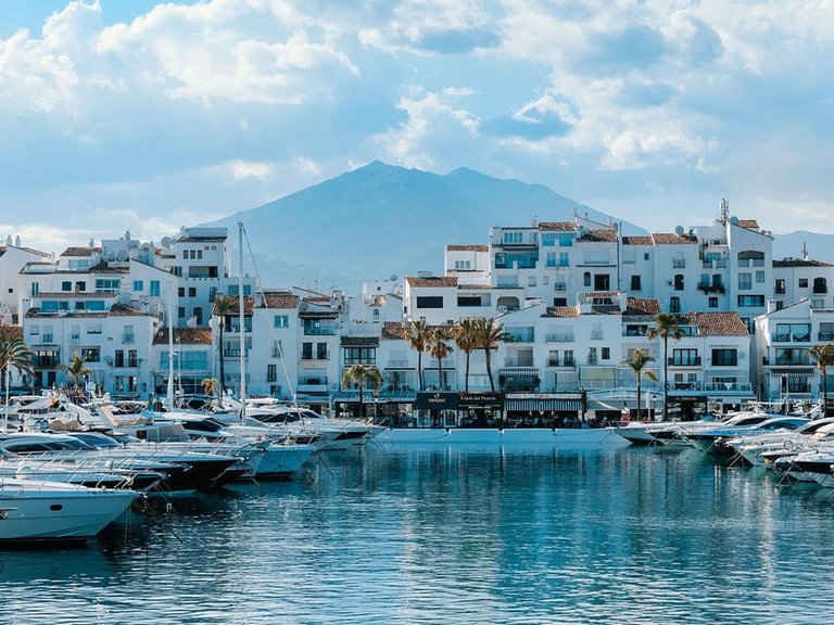 Apartment for Sale in Puerto Banús, Malaga 30