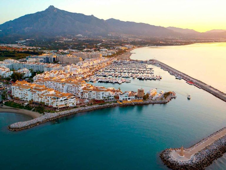 Apartment for Sale in Puerto Banús, Malaga 33