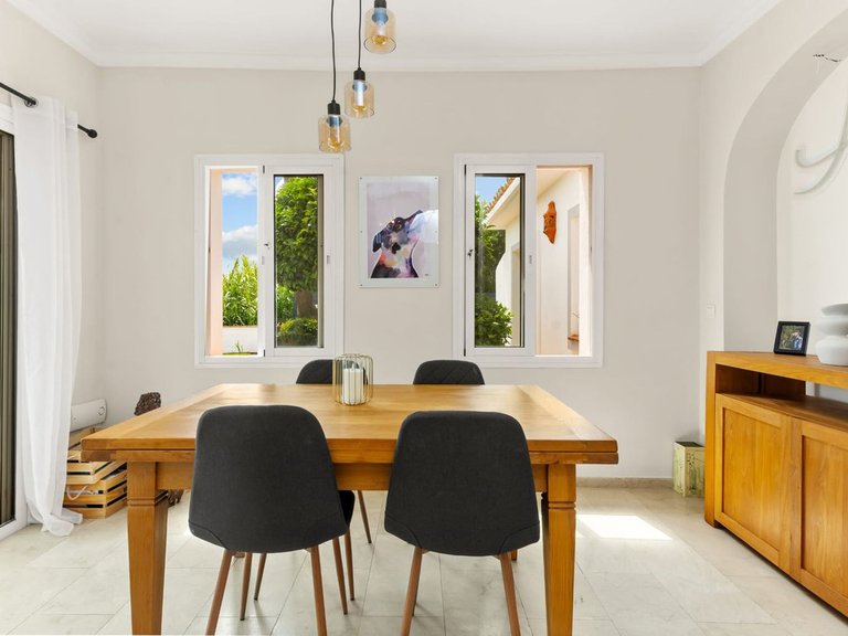 Villa for Sale in Estepona, Malaga 11