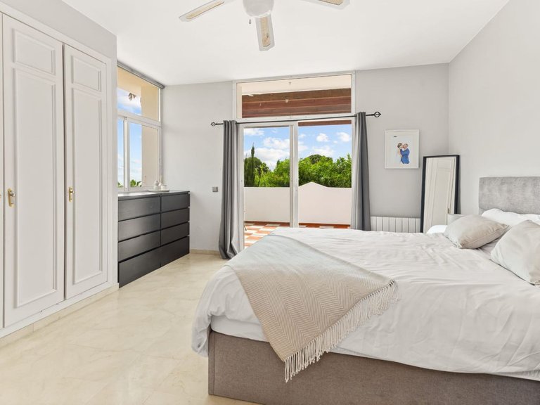 Villa for Sale in Estepona, Malaga 14