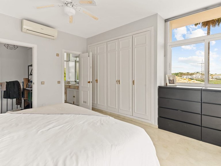 Villa for Sale in Estepona, Malaga 15
