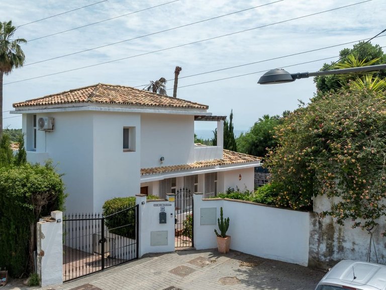 Villa for Sale in Estepona, Malaga 24