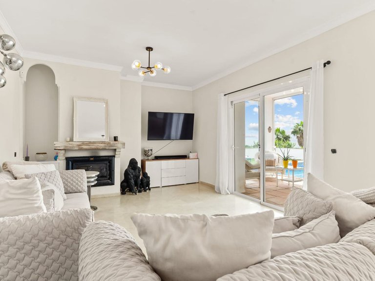 Villa for Sale in Estepona, Malaga 6