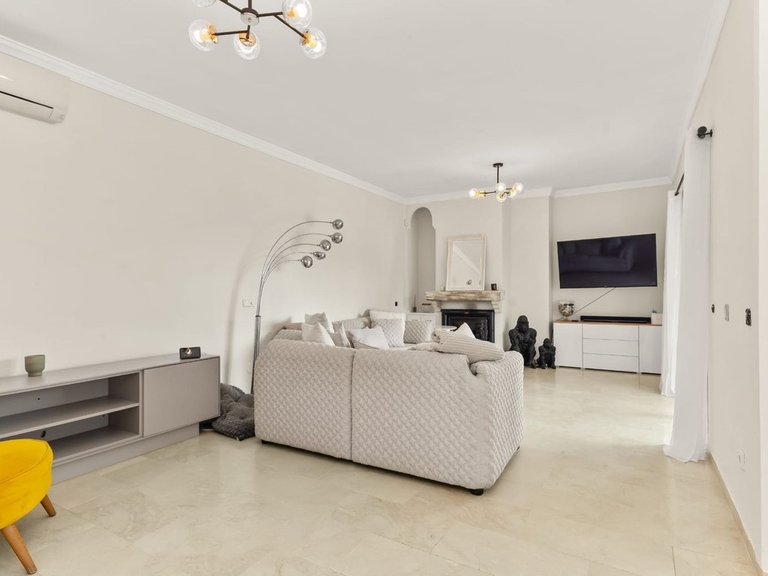 Villa for Sale in Estepona, Malaga 9