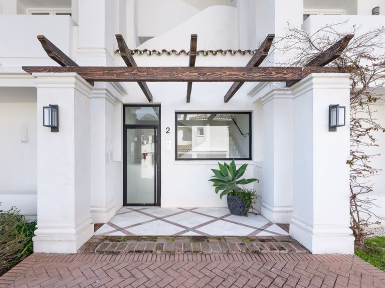 Apartment for Sale in Nueva Andalucía, Malaga 18