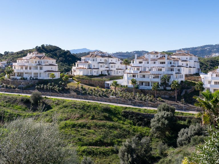 Apartment for Sale in Nueva Andalucía, Malaga 24