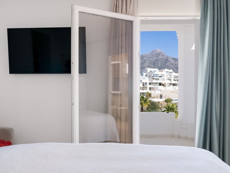 Apartment for Sale in Nueva Andalucía, Malaga 29