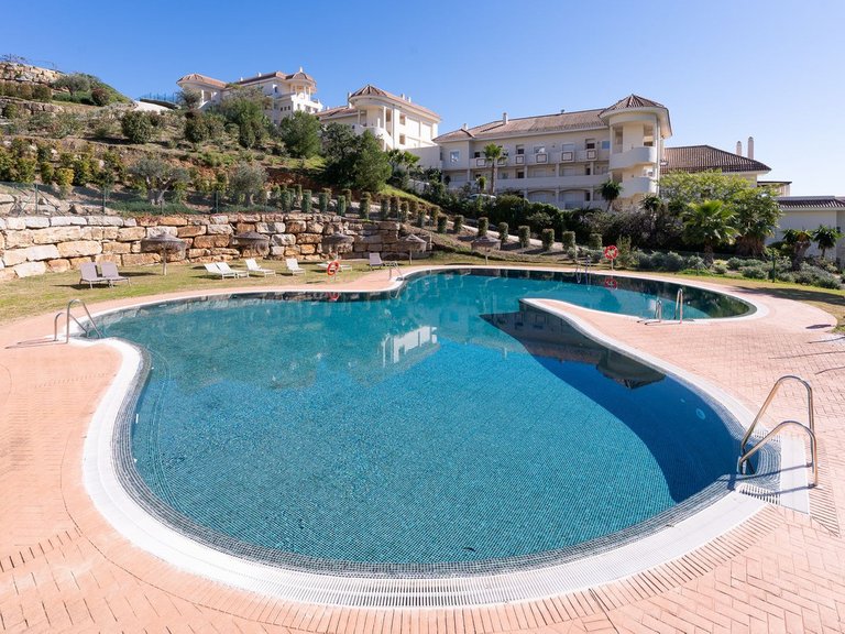 Apartment for Sale in Nueva Andalucía, Malaga 35