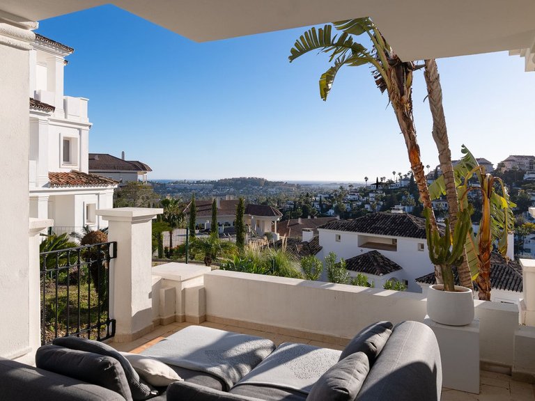 Apartment for Sale in Nueva Andalucía, Malaga 43