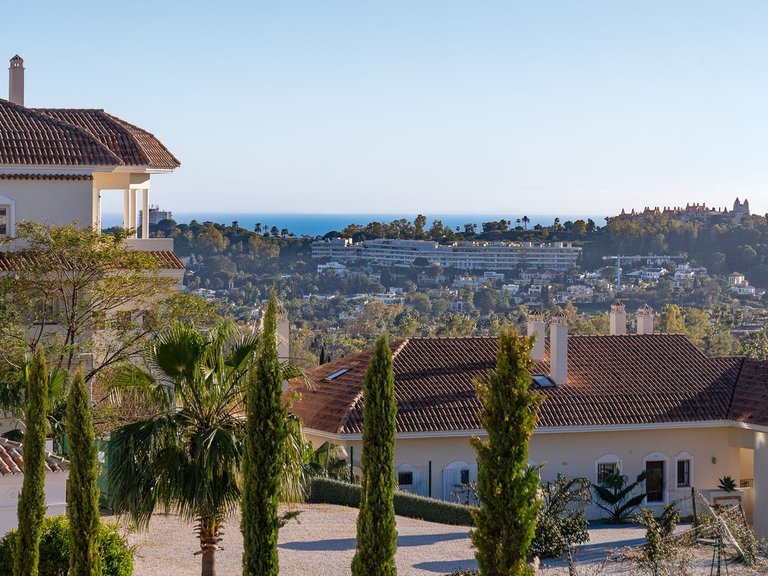 Apartment for Sale in Nueva Andalucía, Malaga 44