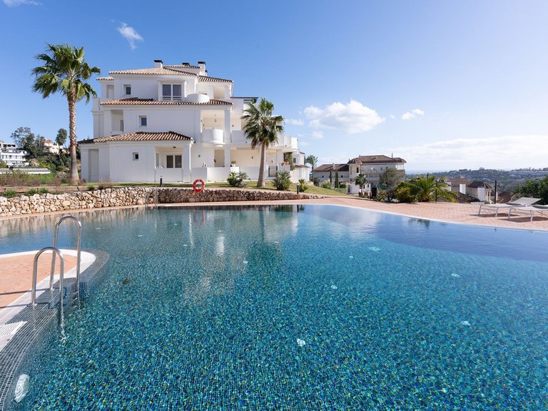 Apartment for Sale in Nueva Andalucía, Malaga 50