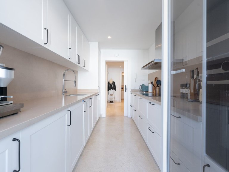 Apartment for Sale in Nueva Andalucía, Malaga 9