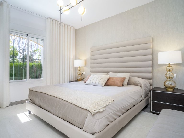 Apartment for Sale in Nueva Andalucía, Malaga 23