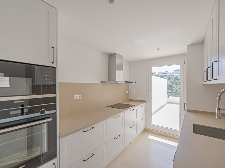 Apartment for Sale in Nueva Andalucía, Malaga 16