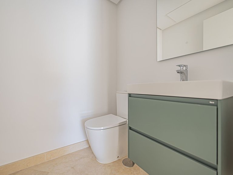 Apartment for Sale in Nueva Andalucía, Malaga 18