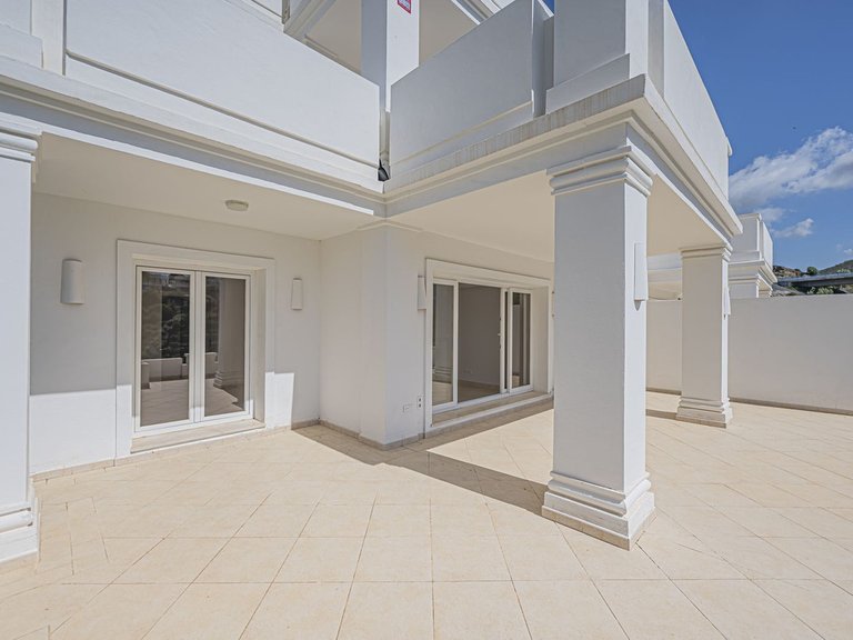 Apartment for Sale in Nueva Andalucía, Malaga 6