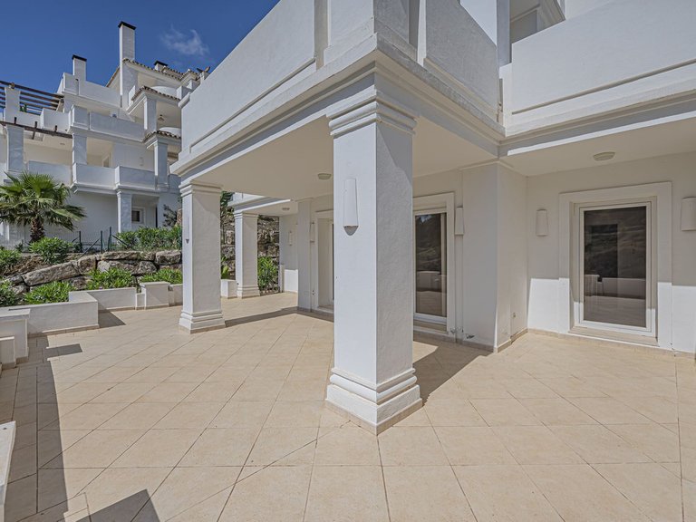 Apartment for Sale in Nueva Andalucía, Malaga 9