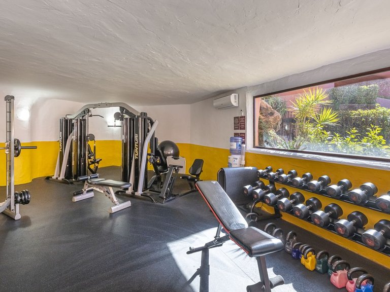 Apartment for Sale in New Golden Mile, Malaga 13