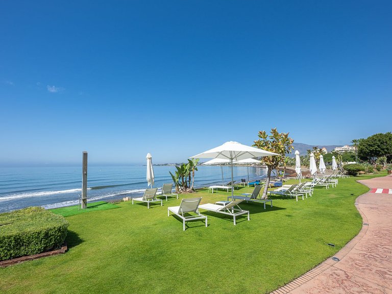 Apartment for Sale in New Golden Mile, Malaga 18